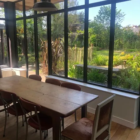 Willa Mon Plaisir De Carteret *